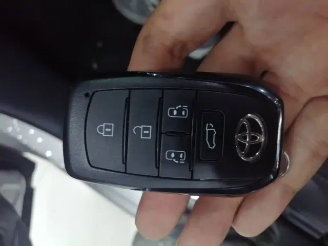 Toyota Sienna — Фото автомобиля 8