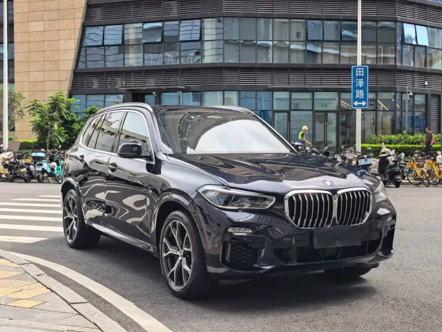 BMW X5 — Фото автомобиля 3