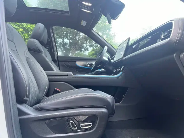 GAC Trumpchi GS8 — Фото автомобиля 10