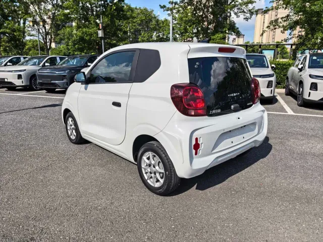 Roewe Clever — Фото автомобиля 3