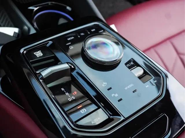 BMW 5 Series — Фото автомобиля 14
