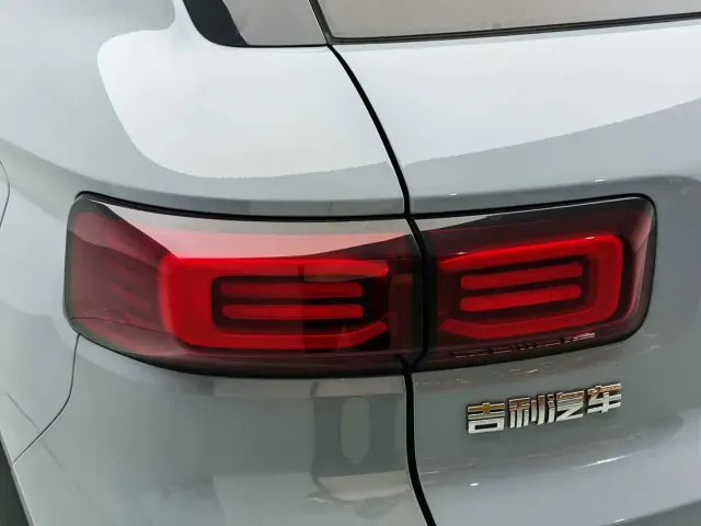 Geely ICON — Фото автомобиля 17