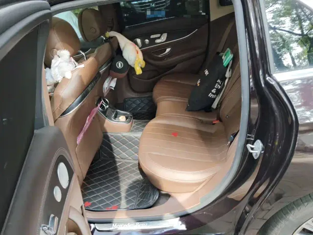 Mercedes-Benz E-Class — Фото автомобиля 18