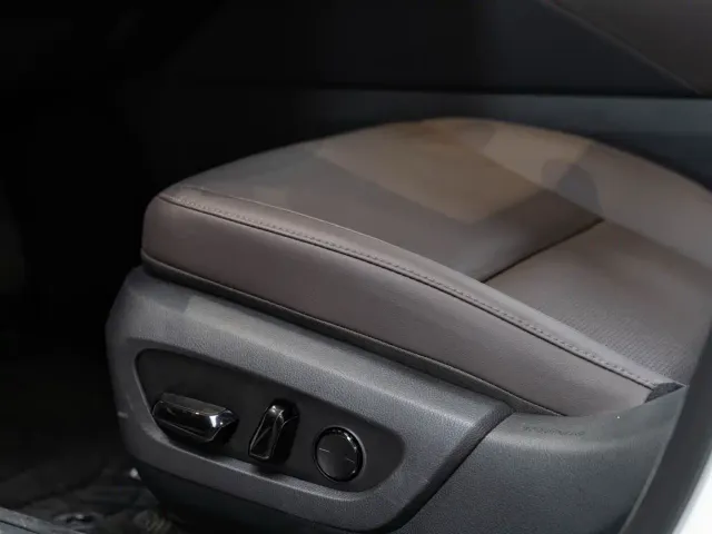 Lexus RX — Фото автомобиля 19