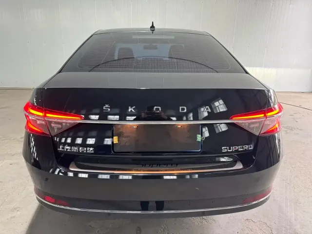 Skoda Superb — Фото автомобиля 4