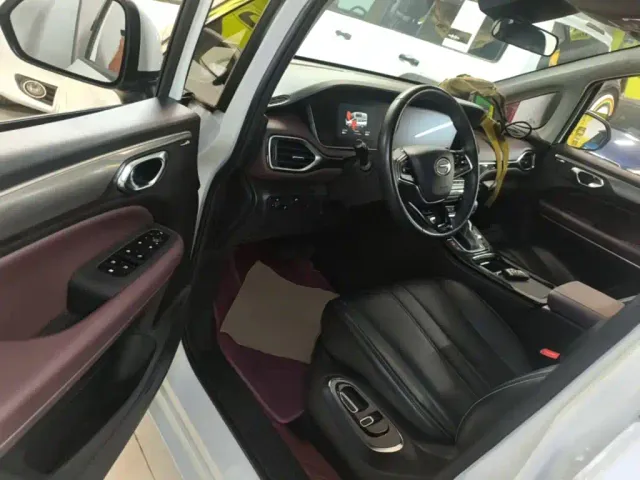 GAC Trumpchi M6 — Фото автомобиля 15