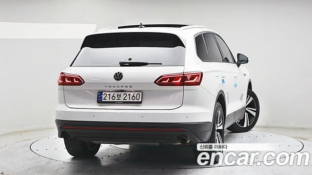 Volkswagen Touareg Touareg 3 поколение 3.0 TDI Premium — Фото автомобиля 2