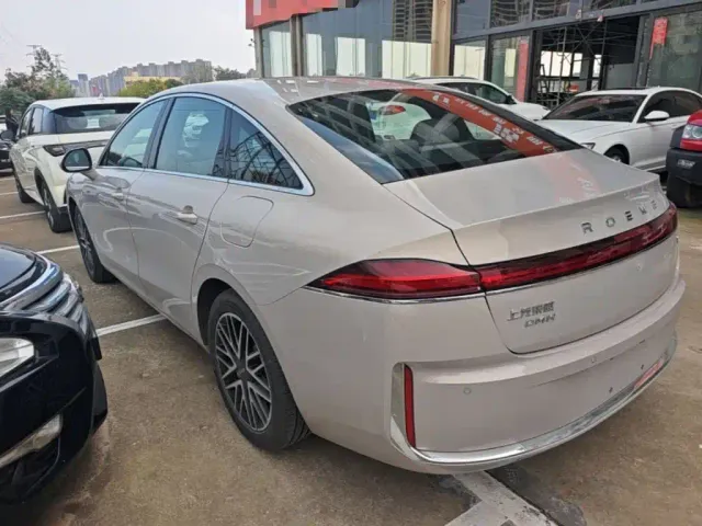 Roewe M7 DMH — Фото автомобиля 4