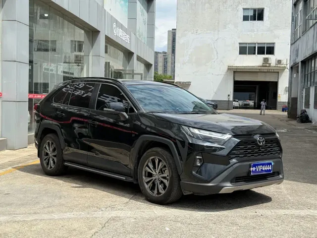 Toyota RAV4 — Фото автомобиля 3