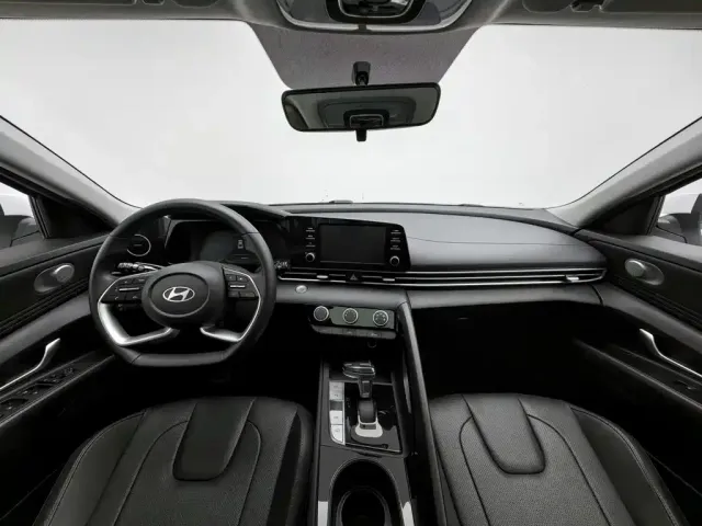 Hyundai Elantra — Фото автомобиля 5