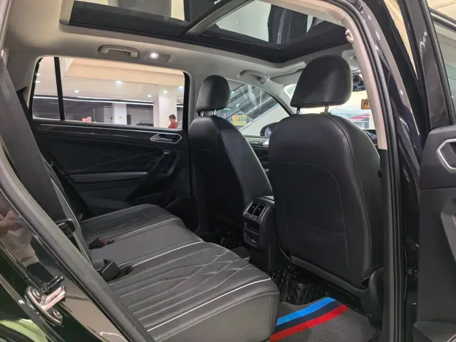 Volkswagen Tiguan L — Фото автомобиля 8