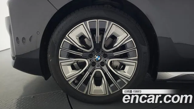 BMW 7-Series — Фото автомобиля 4