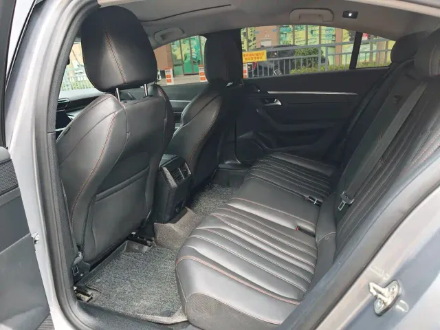 Peugeot 508 — Фото автомобиля 10