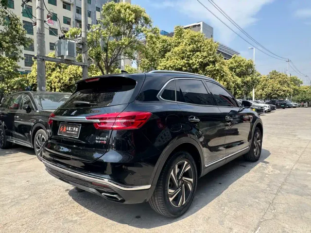 Hongqi HS5 — Фото автомобиля 4