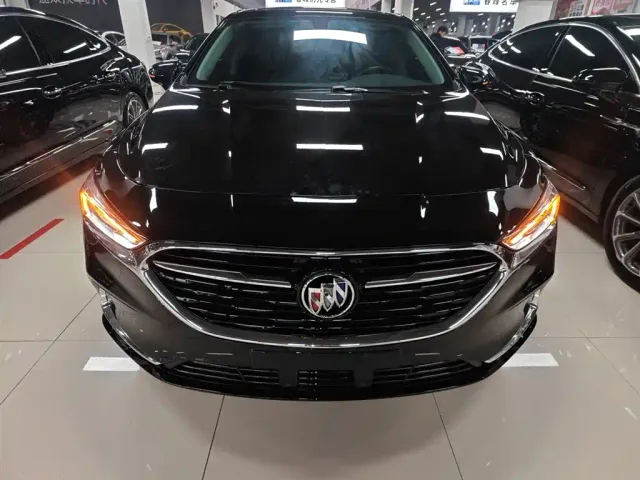 Buick LaCrosse — Фото автомобиля 2