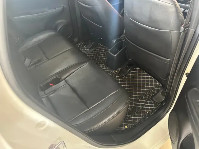 Honda Fit — Фото автомобиля 7