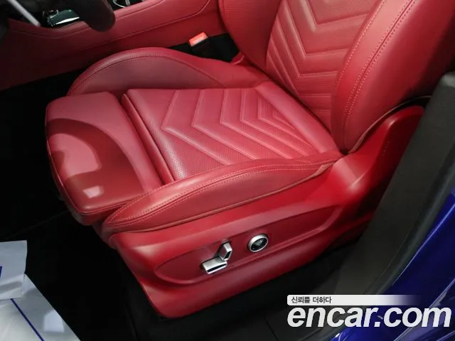 Maserati Grecale — Фото автомобиля 10