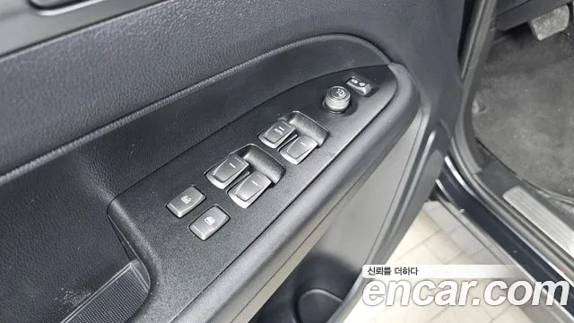 KG_Mobility_Ssangyong Rexton — Фото автомобиля 14