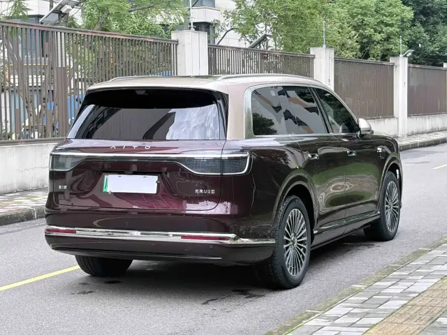 Aito M9 — Фото автомобиля 13