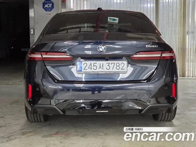 BMW 5 Series G60 — Фото автомобиля 4