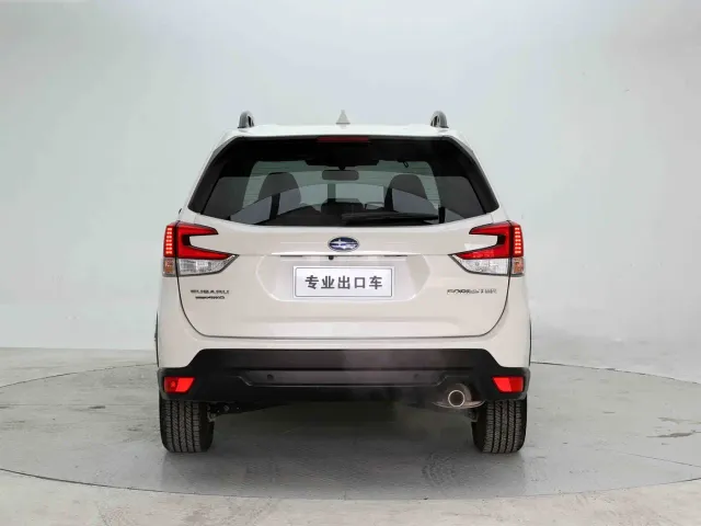 Subaru Forester — Фото автомобиля 5
