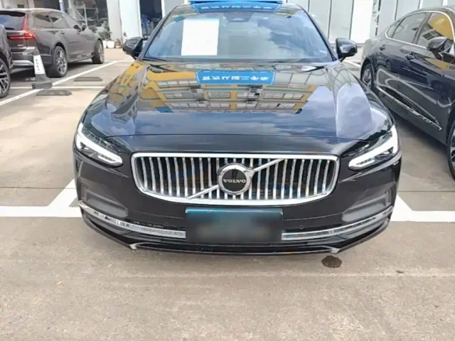 Volvo S90 — Фото автомобиля 2