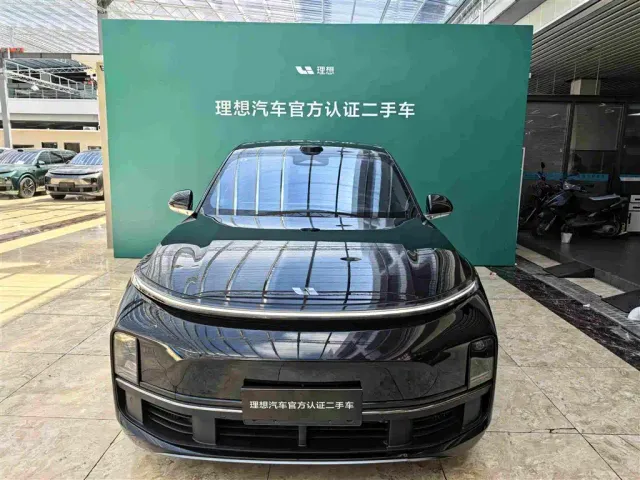 Li Auto L8 — Фото автомобиля 2