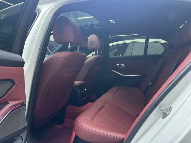 BMW 3 Series — Фото автомобиля 9