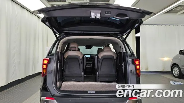 Kia Carnival Generation 4 — Фото автомобиля 26