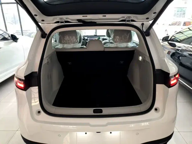 Leapmotor B10 — Фото автомобиля 18