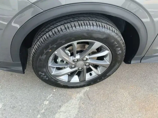 Geely Binyue — Фото автомобиля 22
