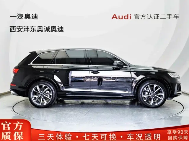 Audi Q7 — Фото автомобиля 3