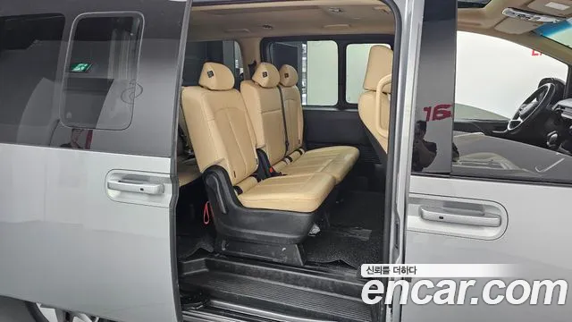 Hyundai Staria Staria 4WD Tourer 9 мест — Фото автомобиля 10