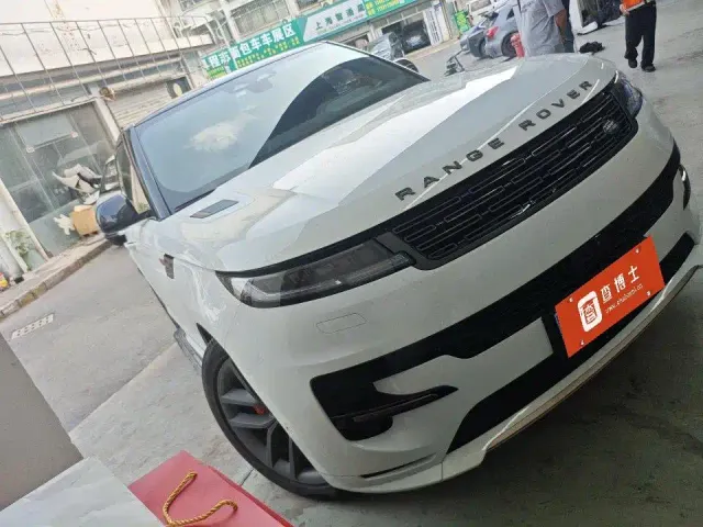 Land Rover Range Rover Sport — Фото автомобиля 5