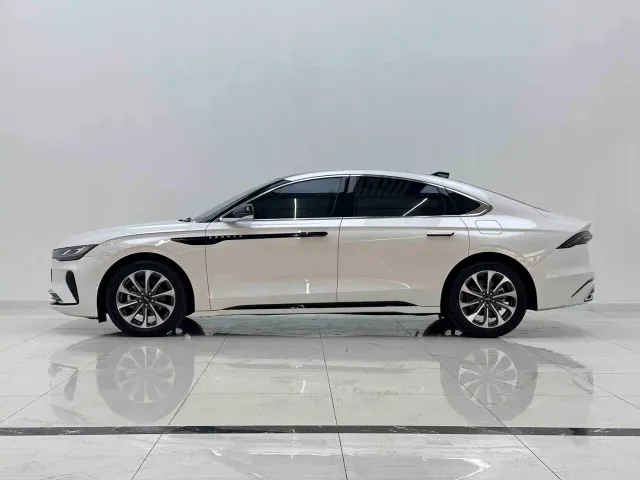 Lincoln Z — Фото автомобиля 5