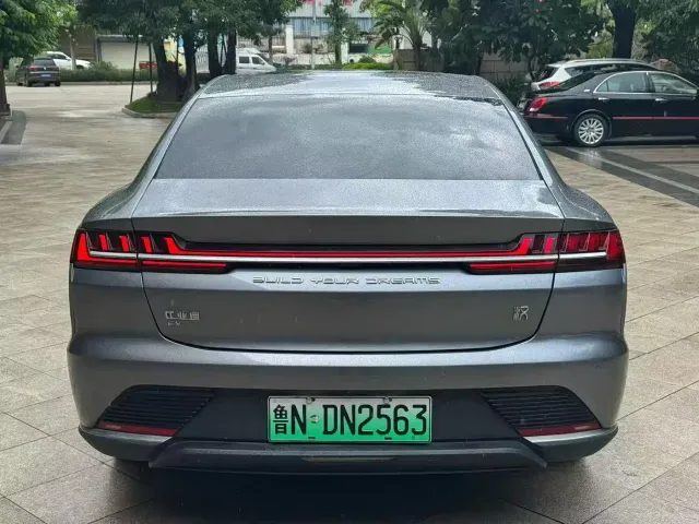 BYD Han — Фото автомобиля 8