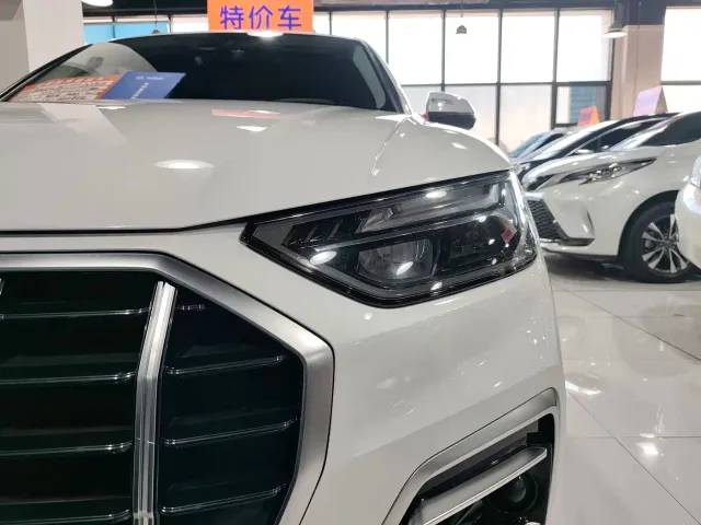 Audi Q5L — Фото автомобиля 18