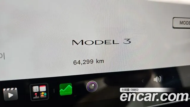 Tesla Model 3 — Фото автомобиля 28