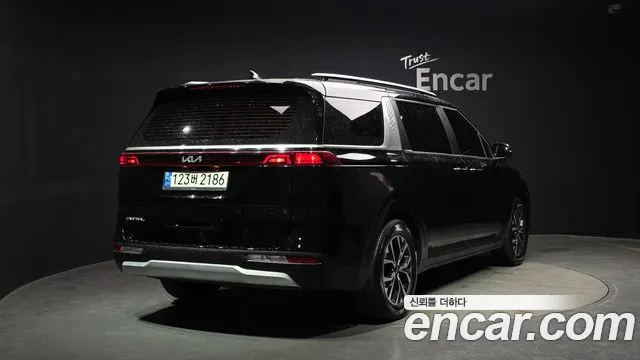 Kia Canival Carnival 4 поколение Дизель 9 мест Prestige — Фото автомобиля 2