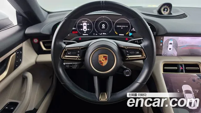 Porsche Taycan — Фото автомобиля 14