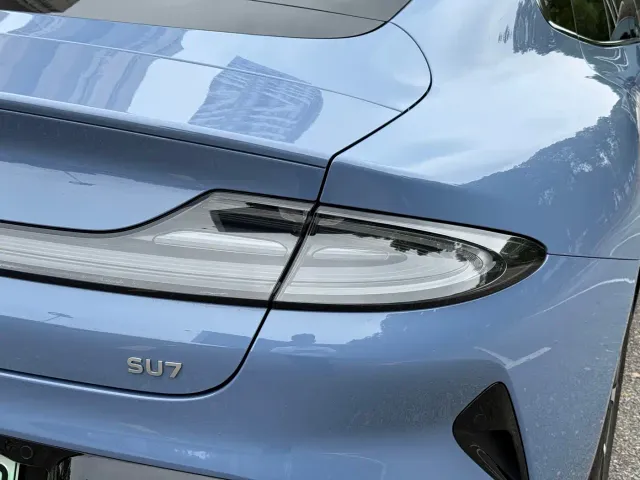 Xiaomi SU7 — Фото автомобиля 9