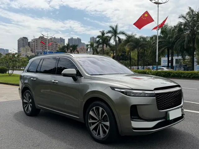 Li Auto ONE — Фото автомобиля 3