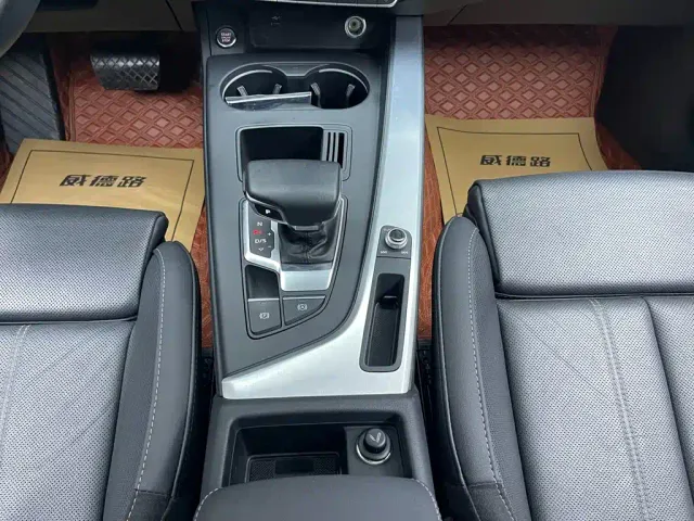 Audi A4L — Фото автомобиля 22