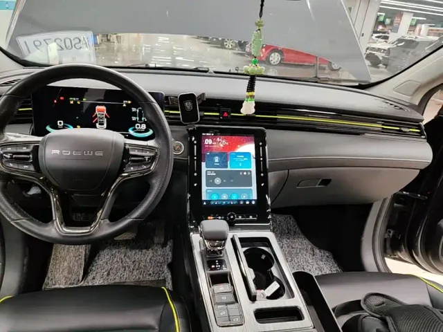 Roewe RX5 — Фото автомобиля 12