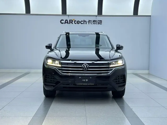 Volkswagen Touareg — Фото автомобиля 2