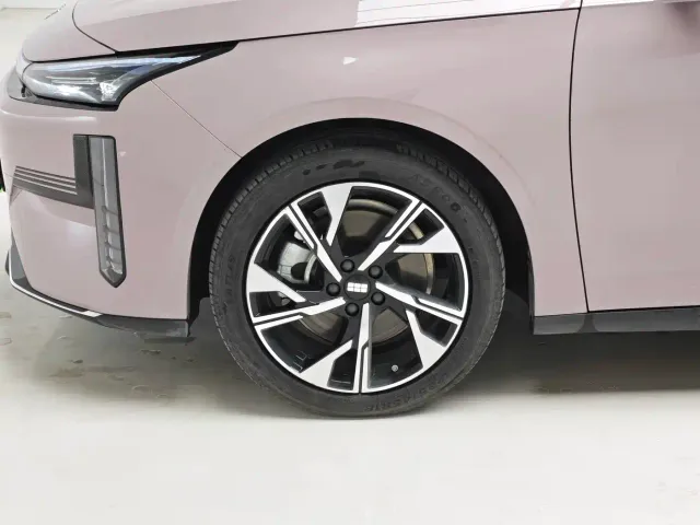 Geely Galaxy L6 — Фото автомобиля 8