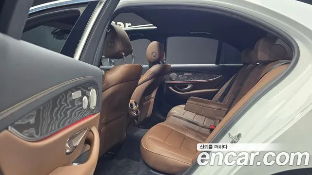 Mercedes-Benz E-Class W213 — Фото автомобиля 18