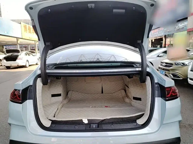 BYD Qin L — Фото автомобиля 18