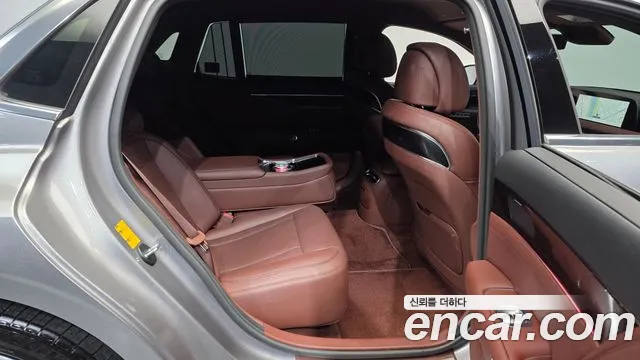 Genesis G90 Бензин 3.5 турбо AWD — Фото автомобиля 10