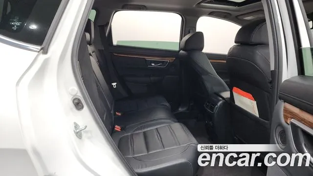 Honda CR-V Generation 5 — Фото автомобиля 11